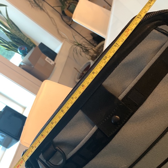 Messenger Adjustable Blue Polyester Twill Cross Body Bag - Picture 3 of 9